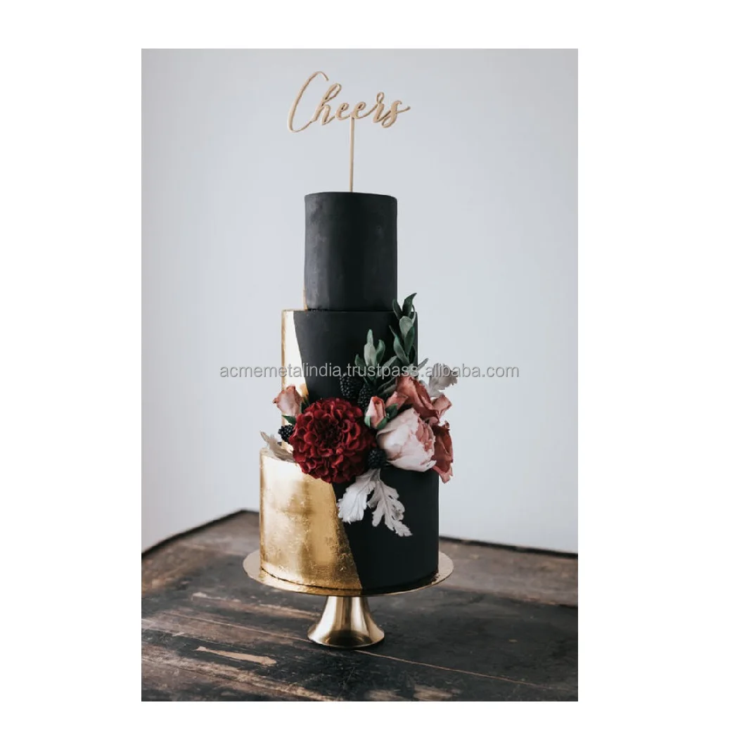 Elegant Simple Design Metal Cake Stand Gold Plated Round Shape Antique Style Dessert and Cake Stand at a Reasonable Price