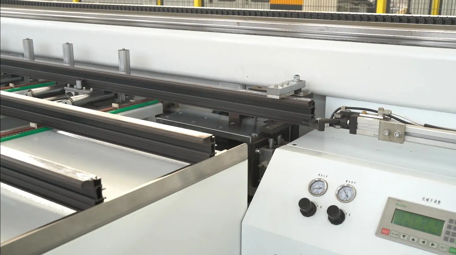 
hydraulic 45 degree aluminium profile punching and cutting machine with high precision 