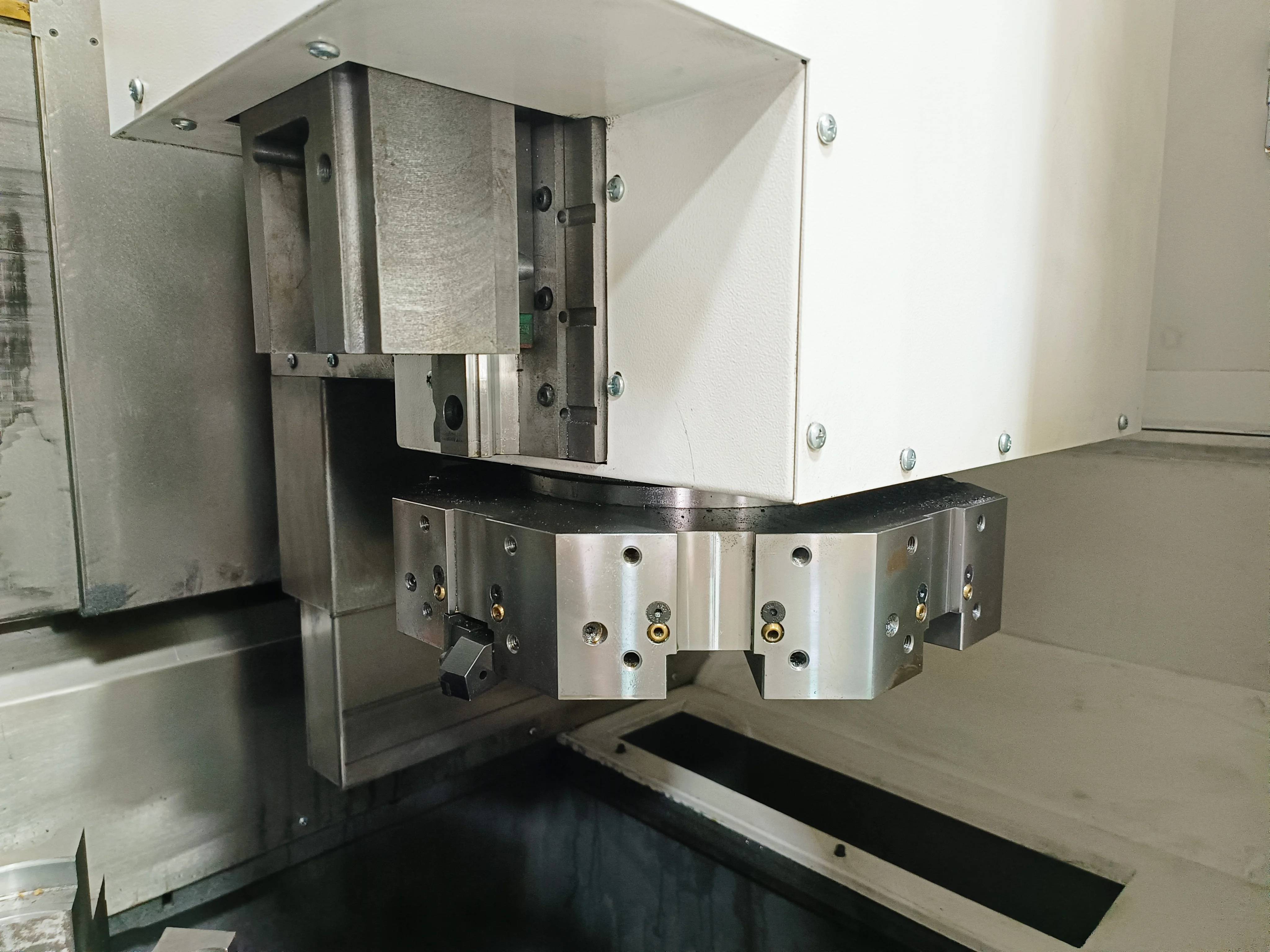 Multi-purpose Precision Turning Servo Motor Double Column CNC Vertical Turning Lathe With Power Turret For Brake Drum Disc Lathe