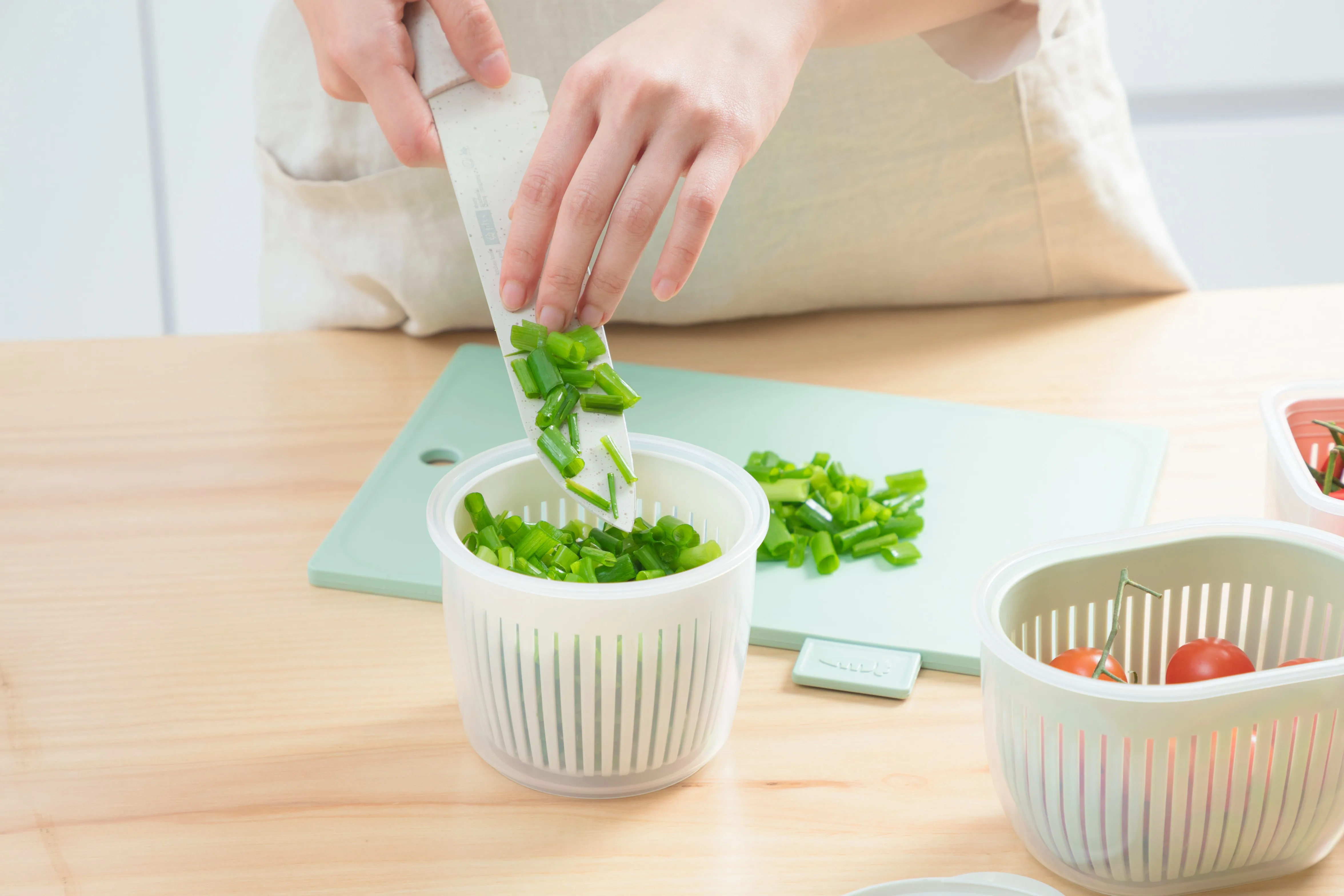 Manufacturing Dry Hokkaido round onion and garlic box colorful BPA free with mesh keep fresh clean drain secure seal