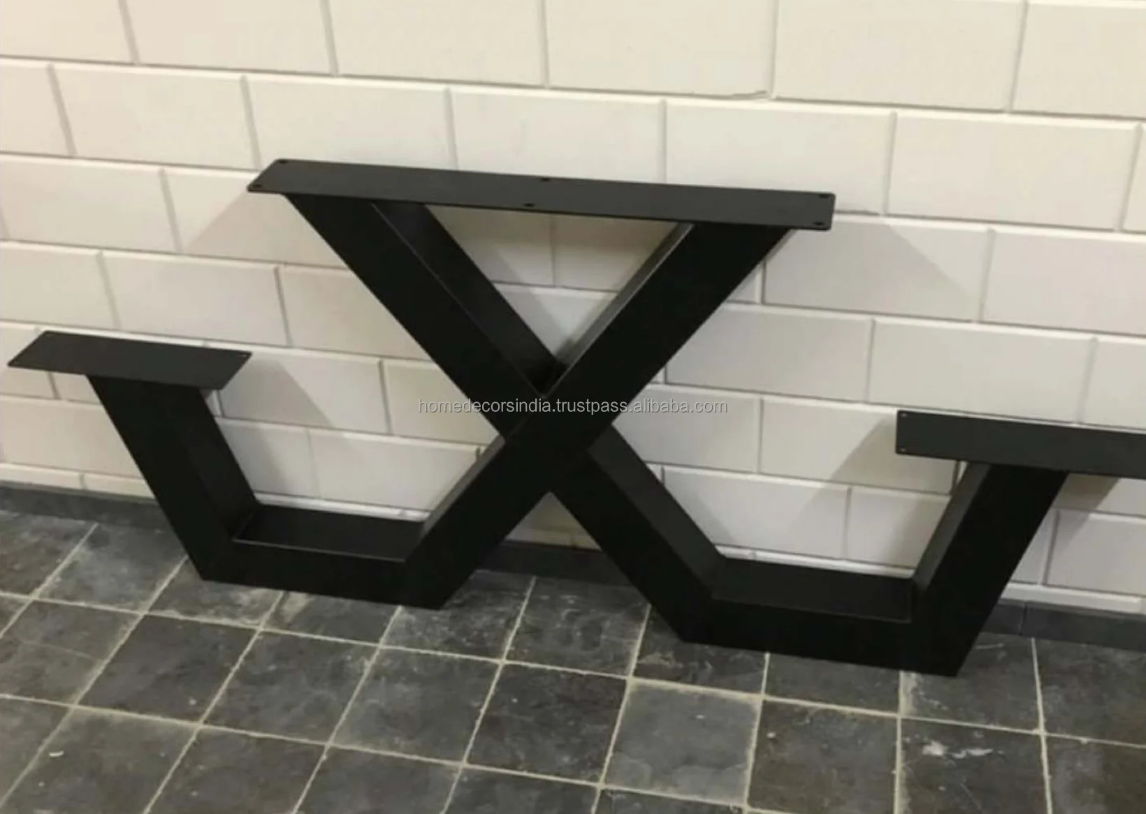 table legs medium2.png