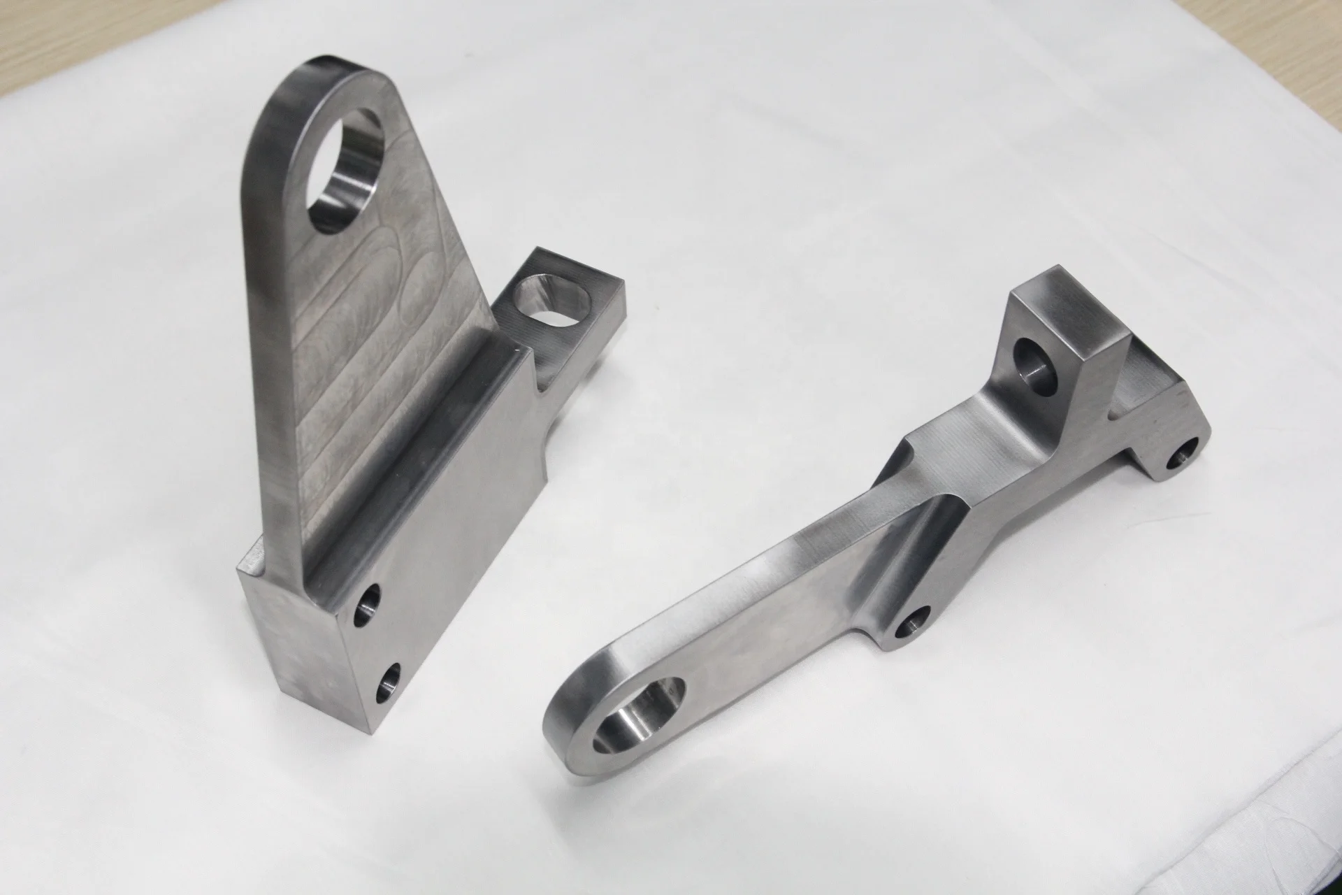 High precision stainless steel/brass machining center metal part cnc service