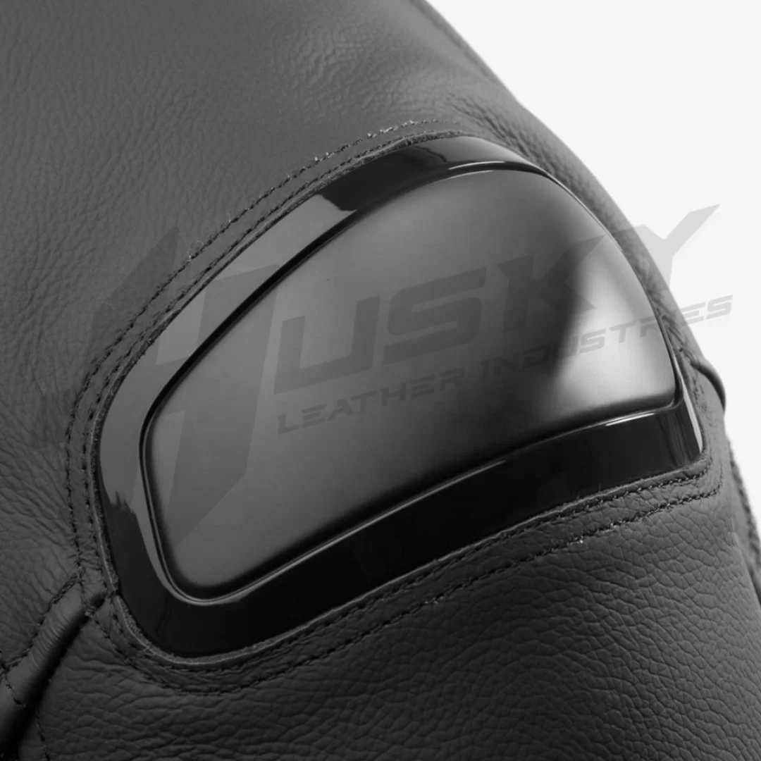 Спортивная куртка из натуральной кожи с принтом