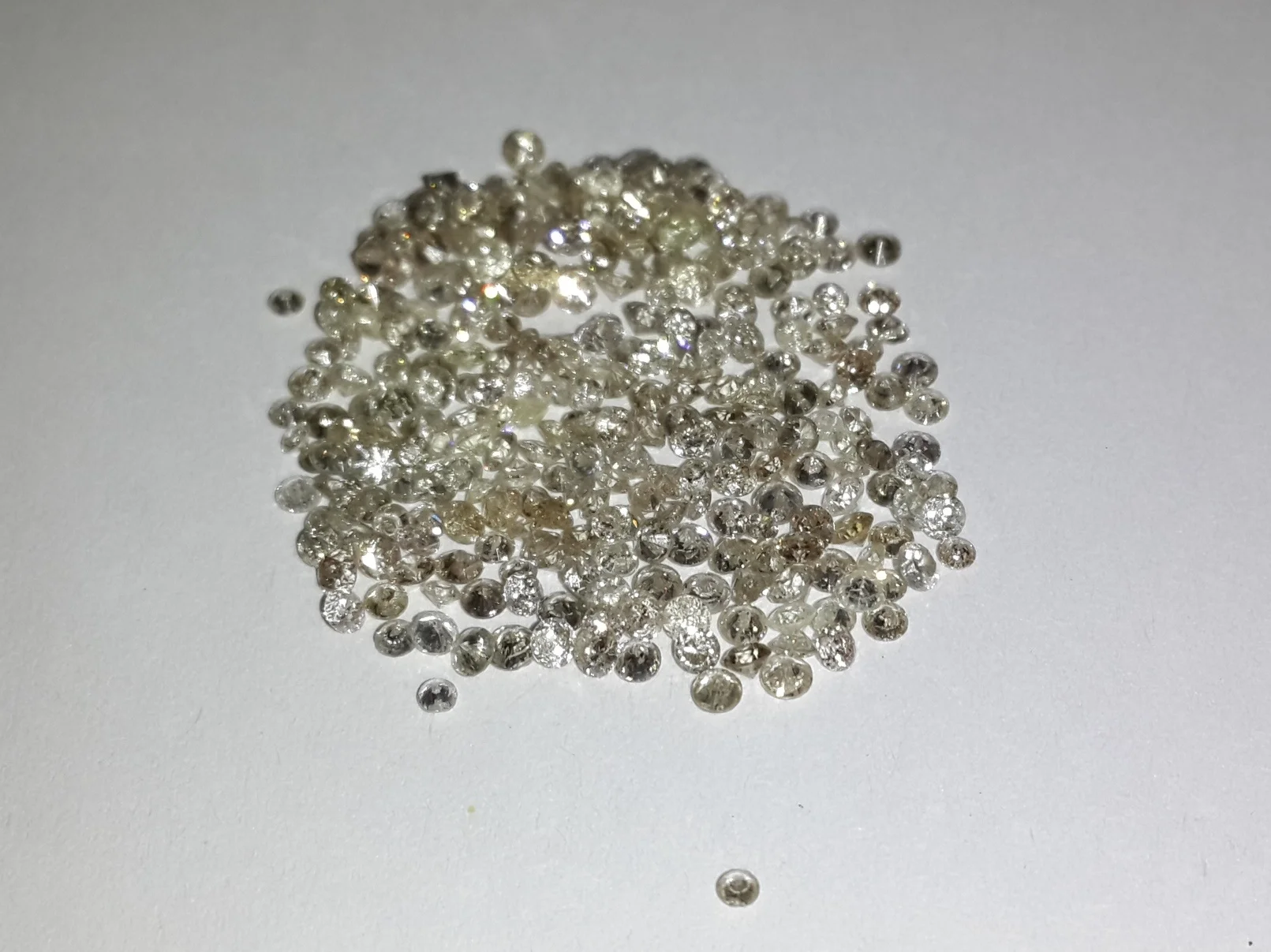 1.9-2.2mm Natural Loose Brilliant Cut Diamonds Salt & Pepper quality for Setting