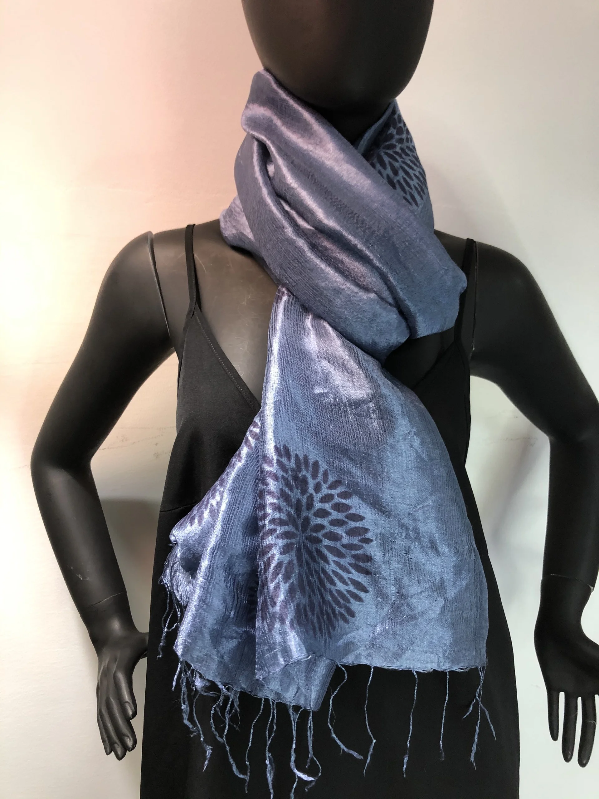 Vietnam Raw Silk Scarf - OEM, ODM - Hand Woven Hand Dye Mesh Printing Silk Scarf - Silk Scarf With Flower Decorative Patterns