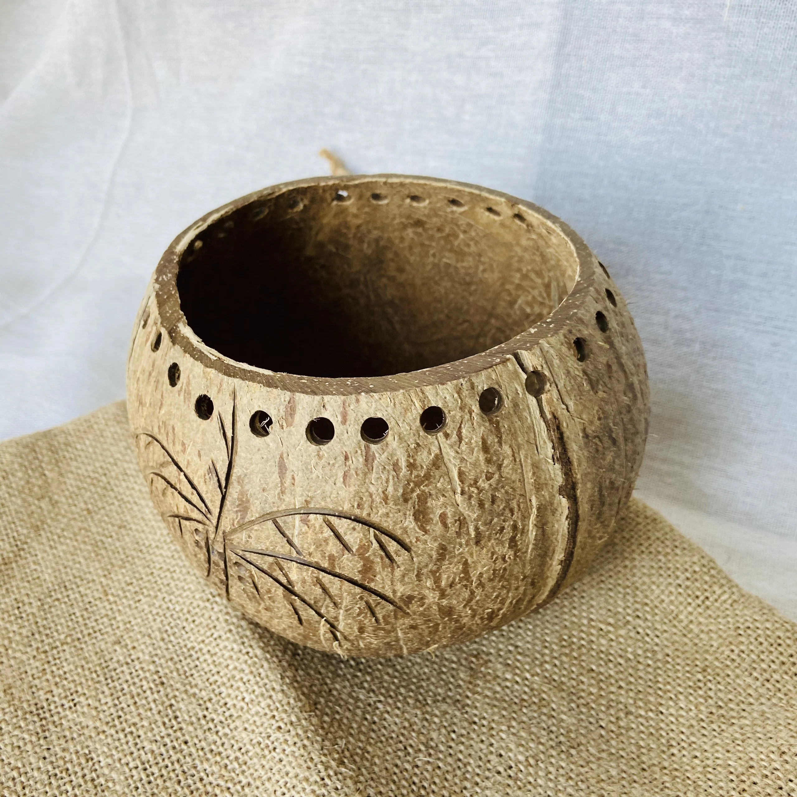 High quality Eco-friendly Coconut Shell Pot Flower Pot Vietnam Export Products