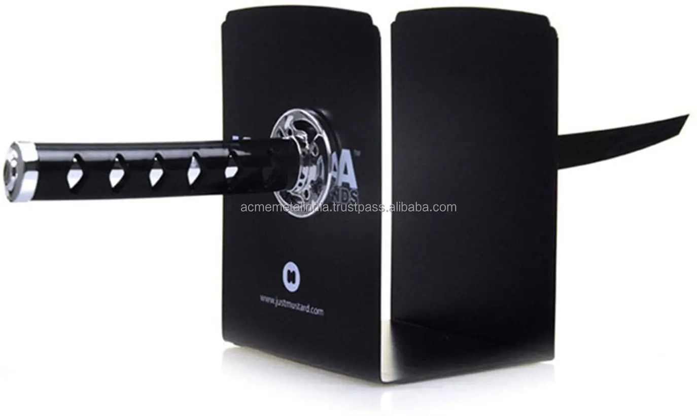 Подставки для книг в виде паутины из черного металла с порошковым покрытием идеально подходят стильных полок и декора стола