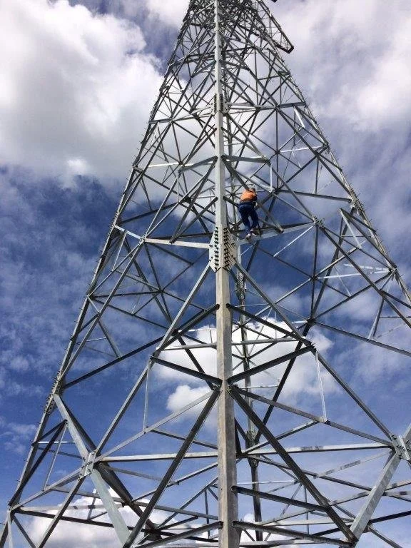 Горяч-окунутый гальванизировать высокий уровень питания высокого напряжения электрического столба передачи стали для продажи
