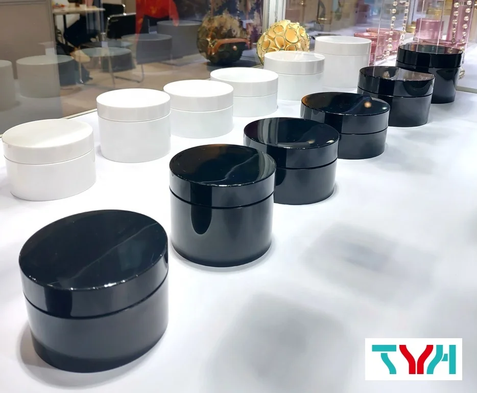 150ml PP Plastic Round Empty Cream Jar in Double Wall With PP ABS Screw-on Cap Lid (PB150)