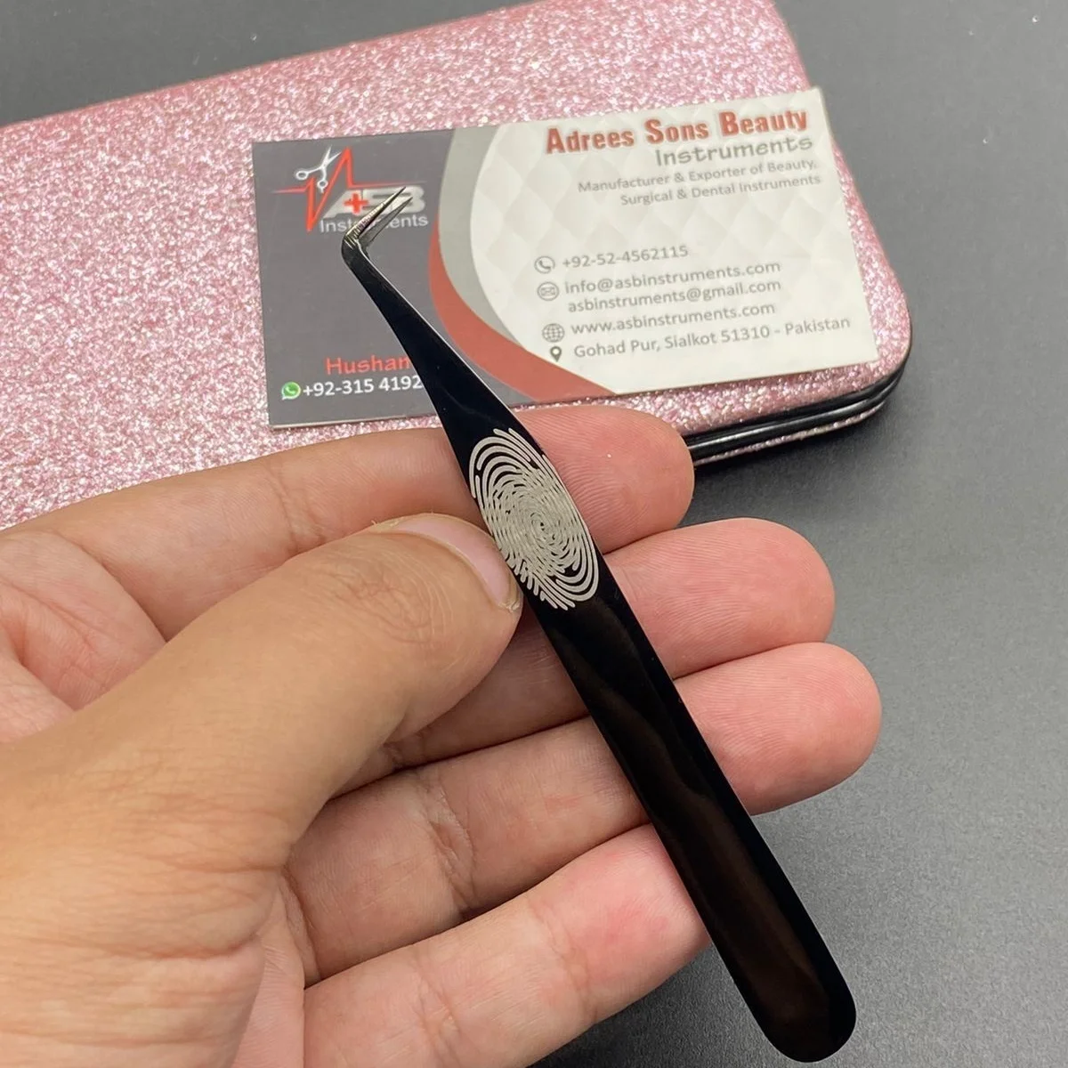 Wholesale 90 Degree Mega Volume Eyelash Extension Tweezers Black Plasma Stainless Steel L Tweezer with Pointed Tip Fiber Low MOQ