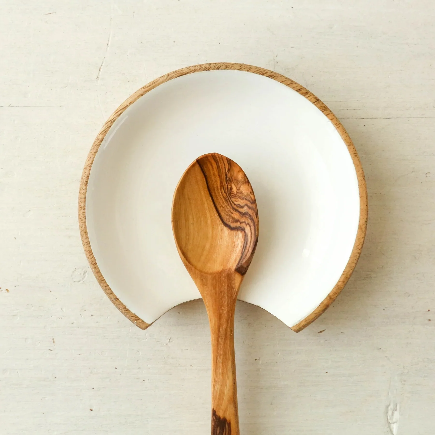 2025 New Arrival Pretty mango wood spoon rest lined with white enamel Spatula Holder for Cooking by ZAM ZAM IMPEX