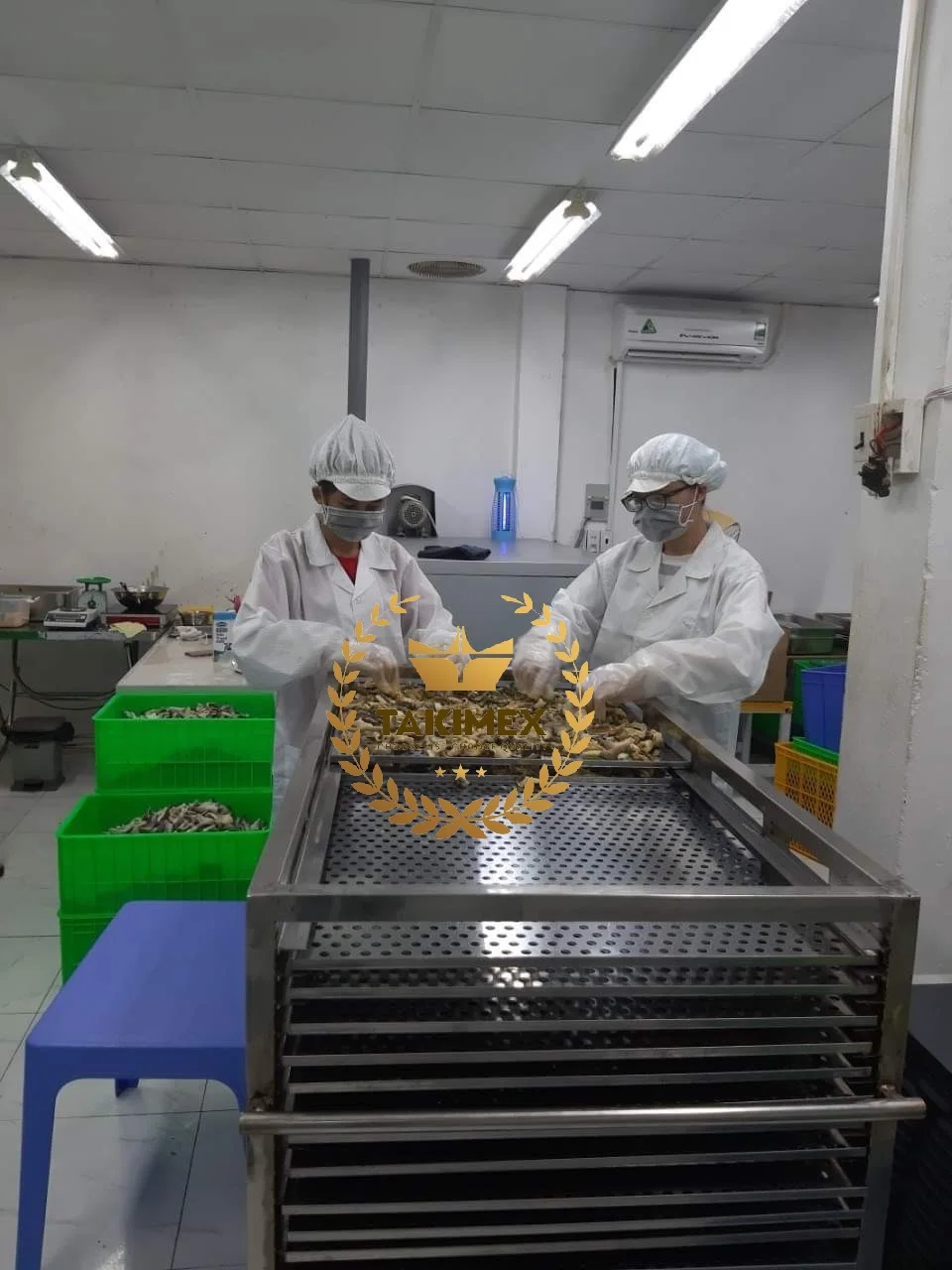 High Quality Vietnamese Salted Egg Fish Skin Crispy Delicious Fried Salmon Cat Fish with Salted Egg Snack at a cheap price