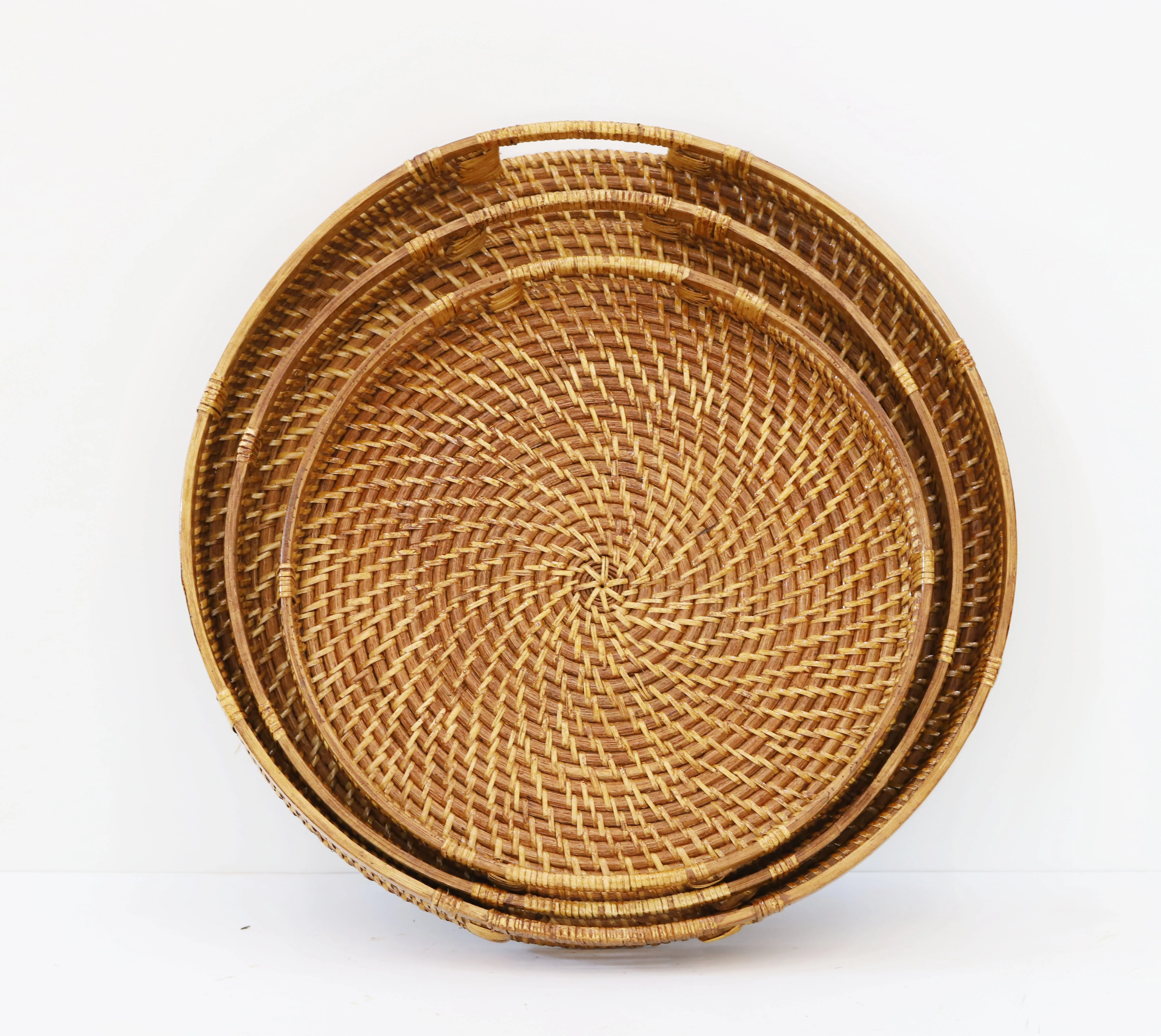 Rustic Hand Woven Round Rattan Storage Basket Serving Tray with Leather Handle for Home Decors