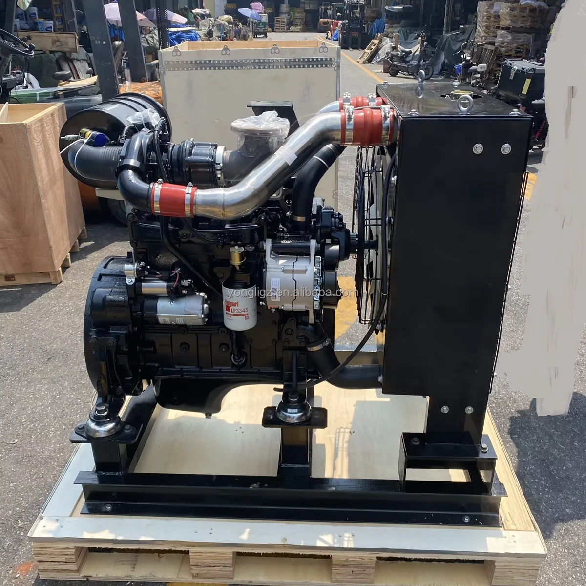 Diesel engine assembly  4 Cylinder Model 4BT3.9-C80 Diesel mechanical Construction Engine 60KW/2000RPM
