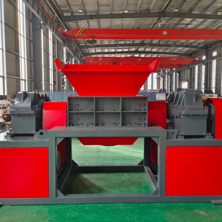 High-yield and easy-to-operate shredder for discarded cans plastic barrels metal products