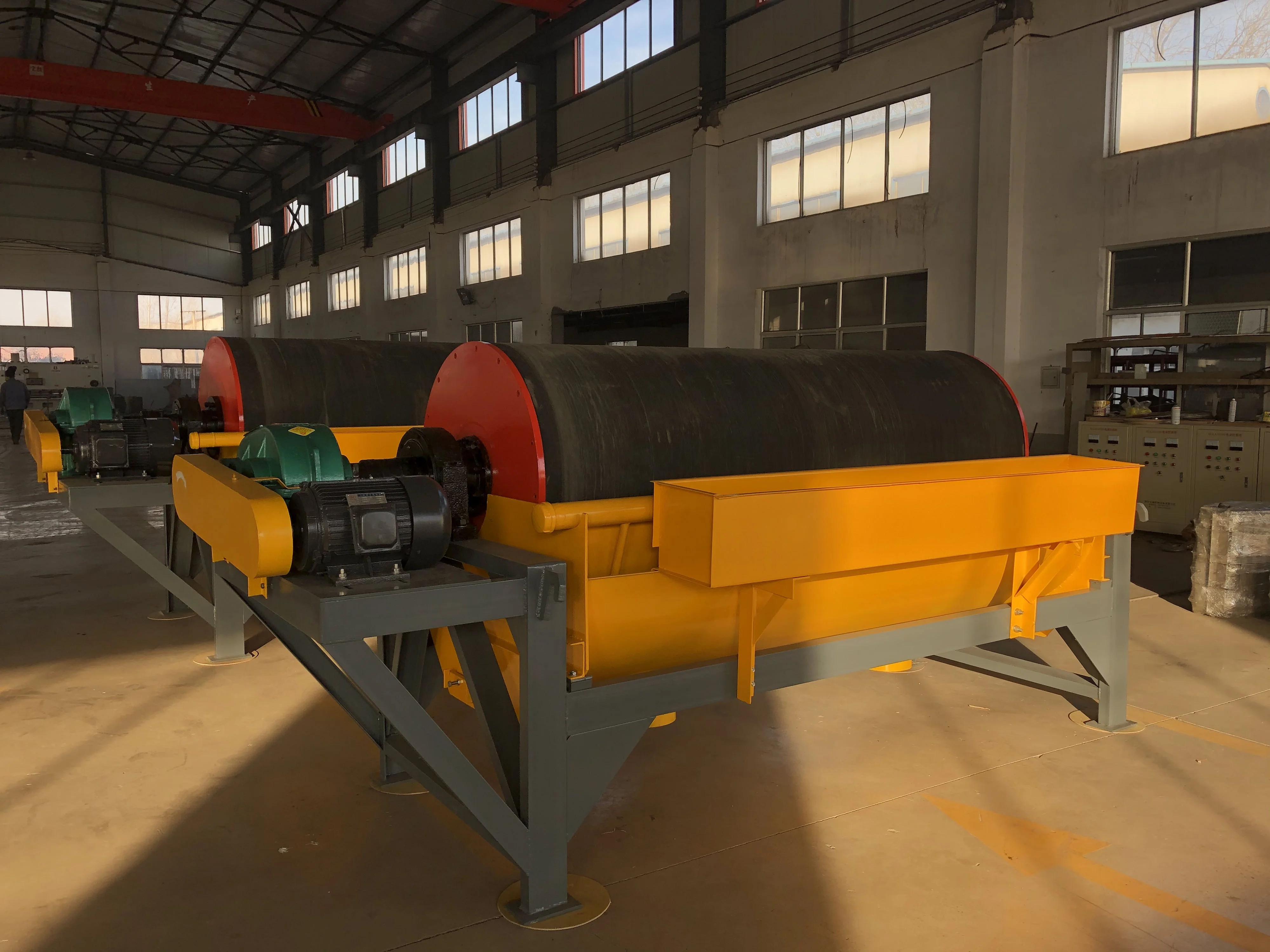  Китай высокоинтенсивный 12000 GS Оловянная руда влажный постоянный магнитный сепаратор