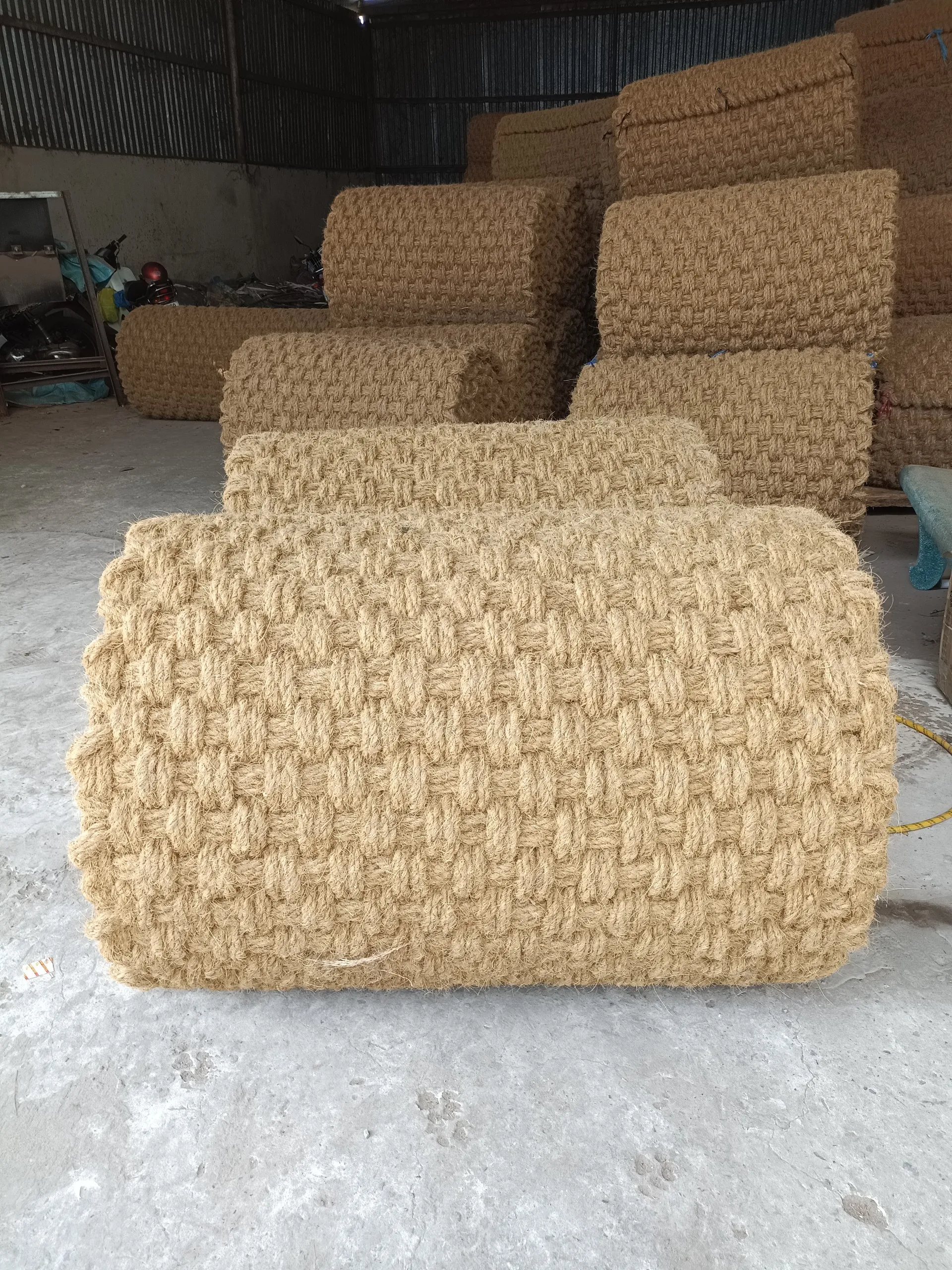 Whole Sales!!! 2022 Coconut coir matting roll from Vietnam for outdoor paving with factory price Size 1.0m*10m, 100% natural