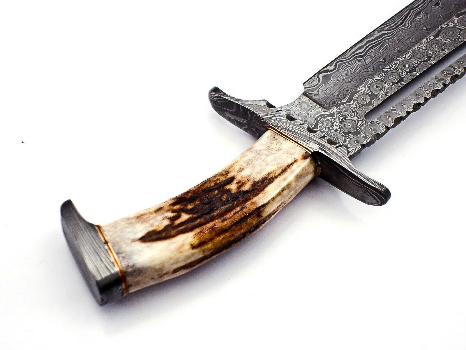 Охотничий нож из дамасской стали ручной работы