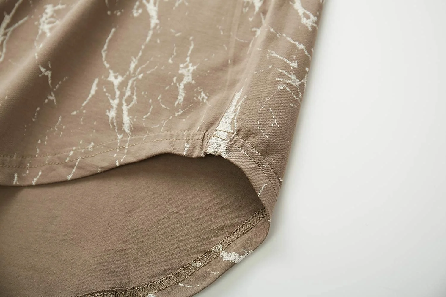 Hot Selling Streetwear Hipster Hip Hop Ripped Round Hemline Pattern Print Casual wear rough distressed design Tshirt for men