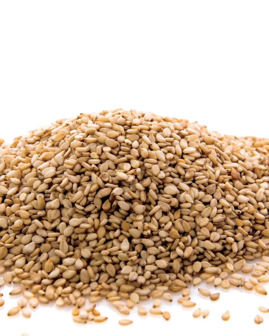 Натуральные семена кунжута белого цвета
