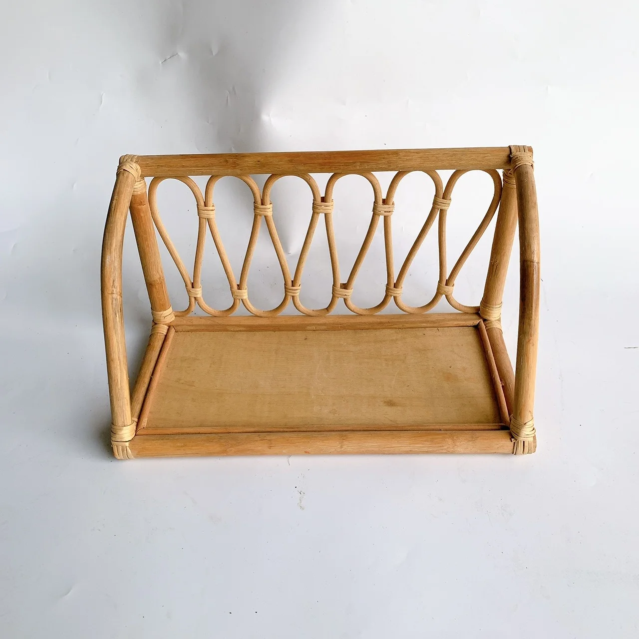 
Wholesale high end natural rattan bookshelf rectangular home decor wall shelf 