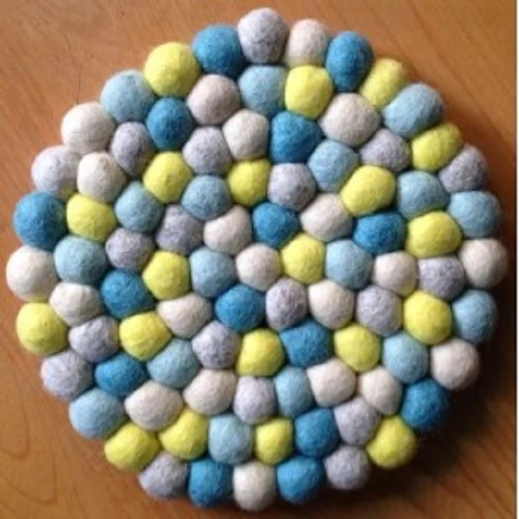 felt balls mat