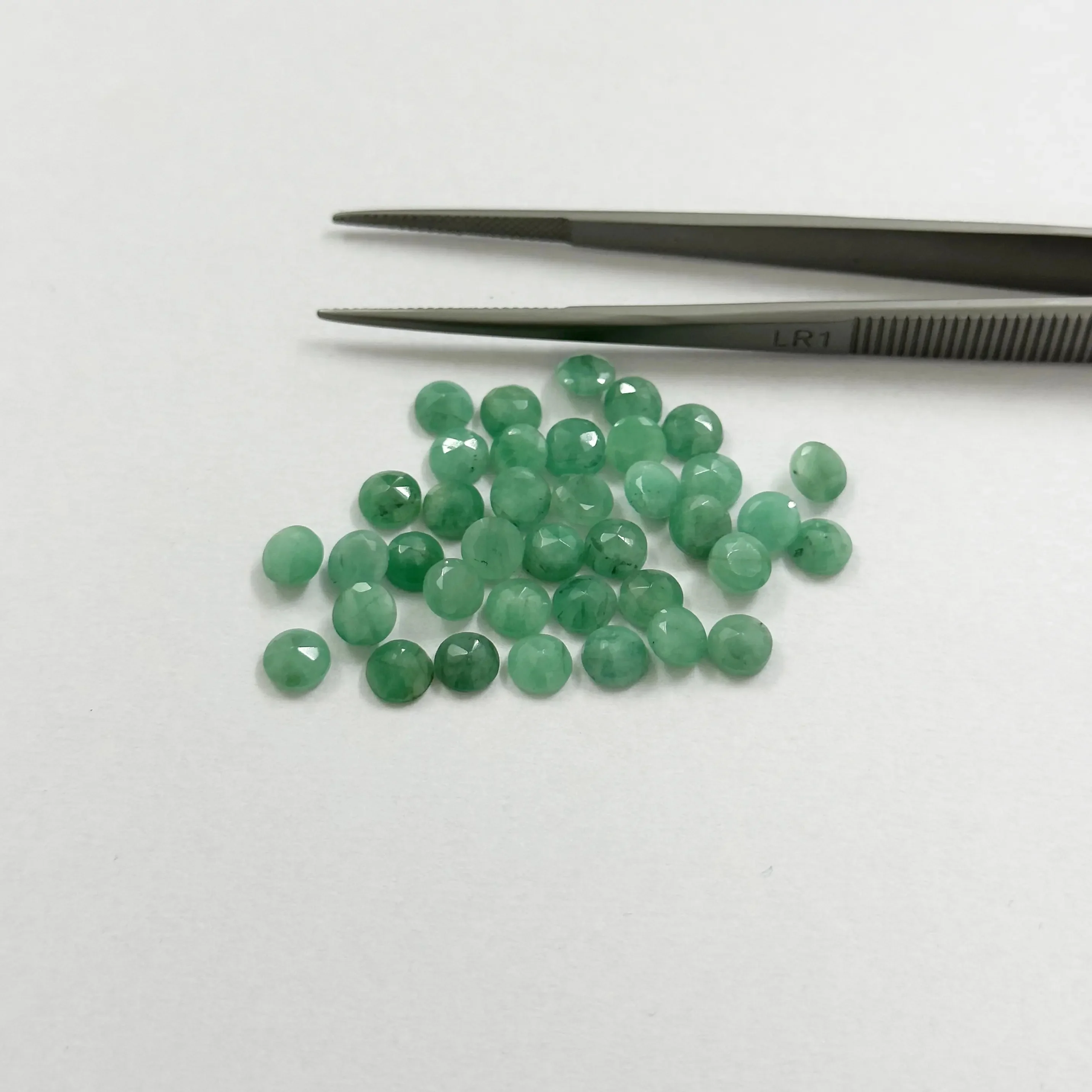 AAA Quality 6mm Sakota Emerald Faceted Round Shape Loose Green Gemstones Semi Precious Calibrated Gemstone At Factory Price