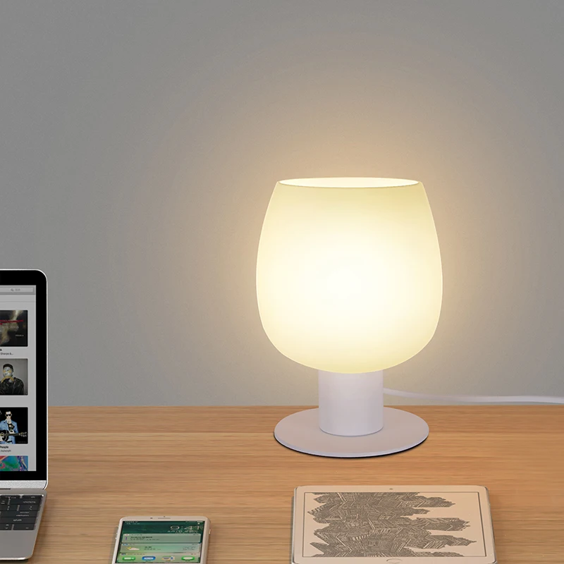 New product ideas 2024 elegant fashion small step less dimmer switch dining sitting glass bedside led light desk table lamp