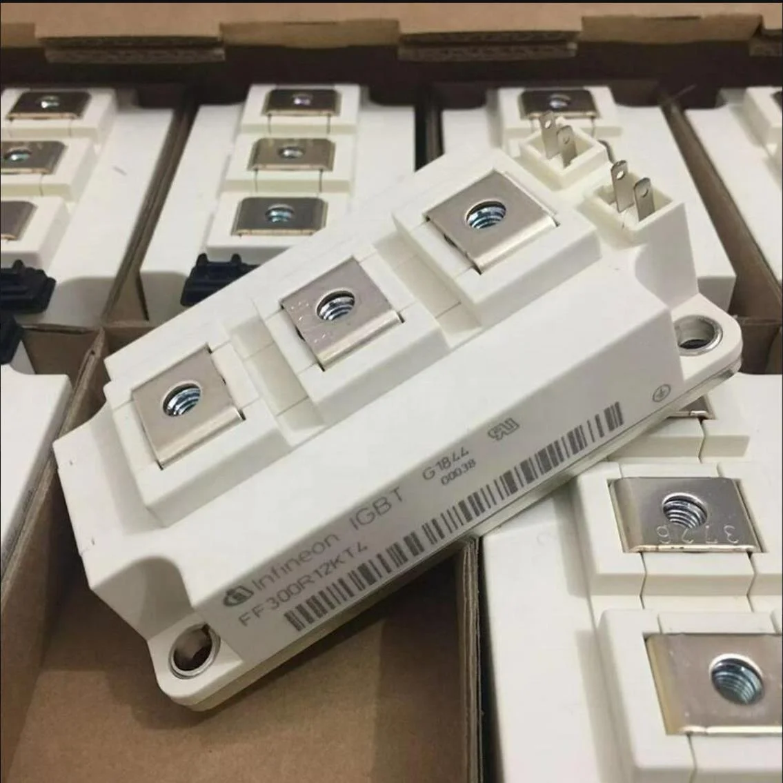 High Power IGBT Module FF300R12KT4 with  Good Quality in Stock