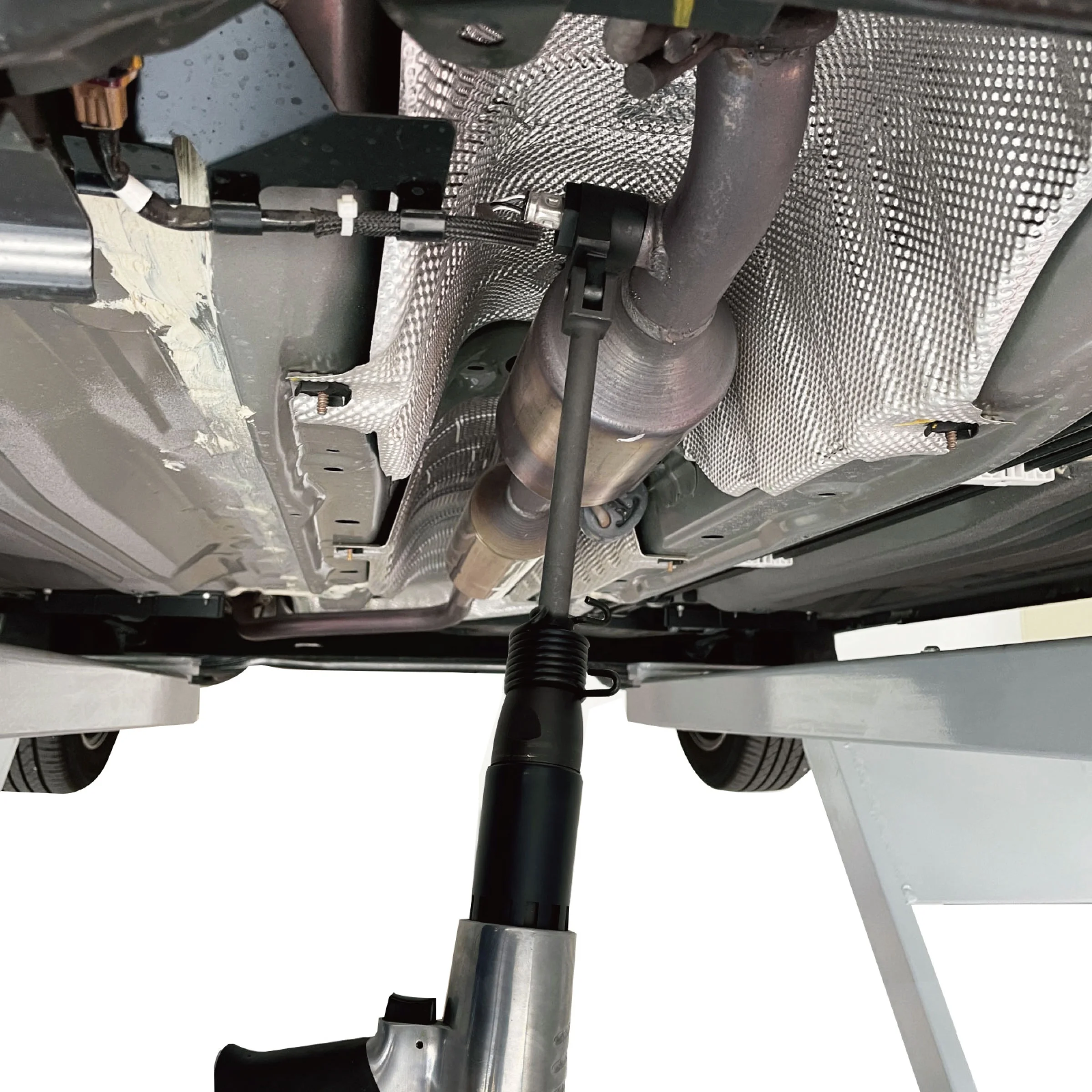 Air Hammer Powered O2 Sensor Removal Tool