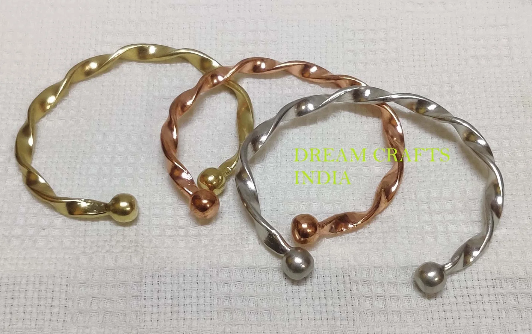 Factory Supply High Quality 3 Tone Plated Copper Custom Designer Cuff Bangles Charming Metal Bangle for Gift Occasions