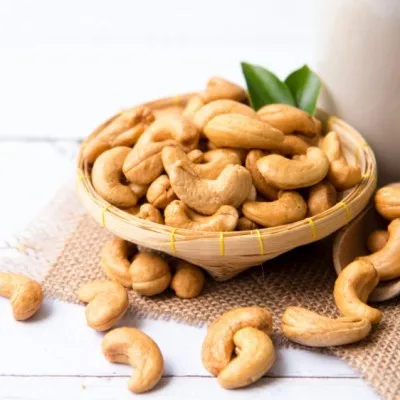 Good Quality Cashew Nuts raw without skin Bulk Dried Fruits Africa Ghana W320 Raw Cashew Nuts Vietnam original
