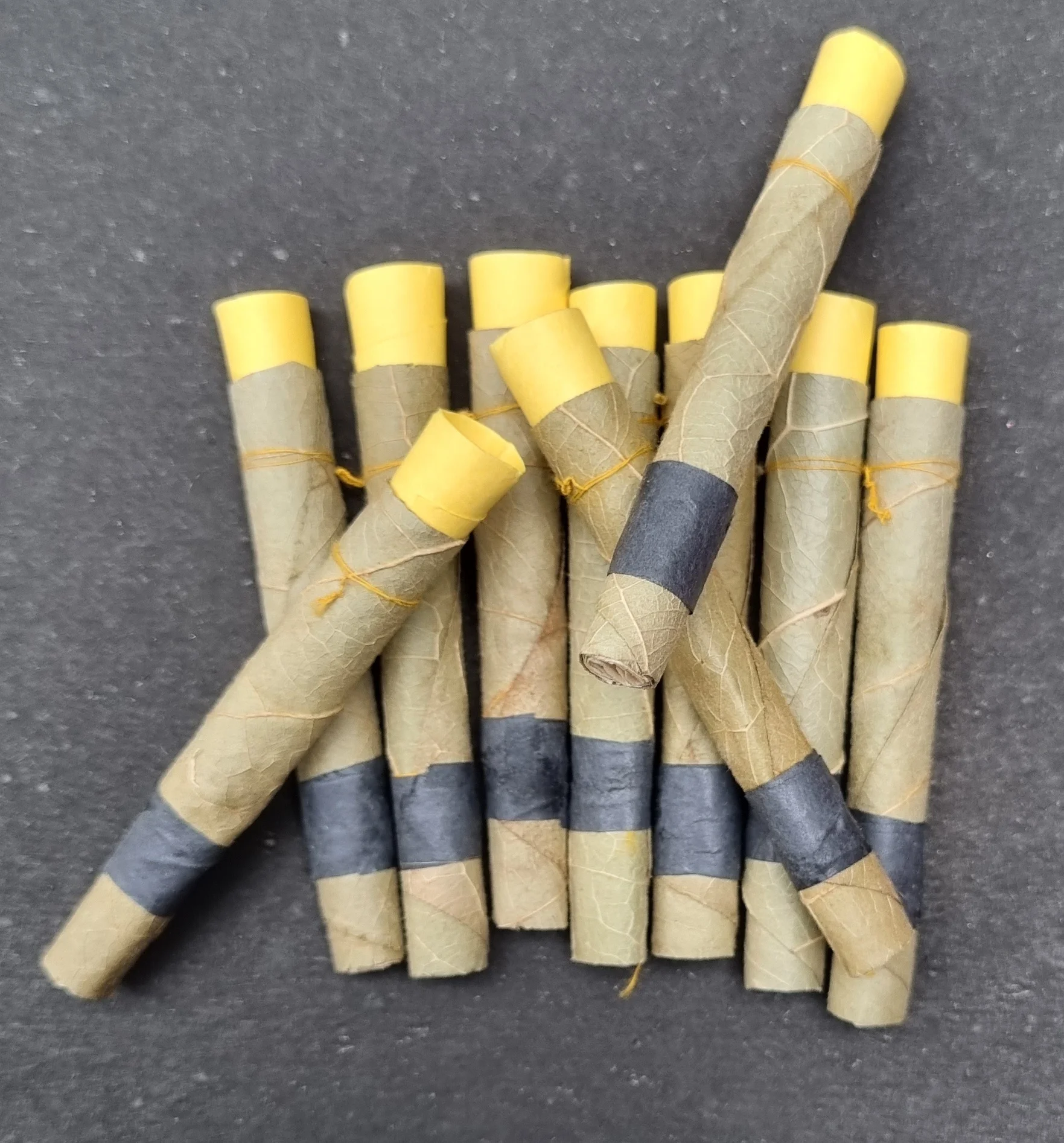 Ebony or Tendu Leaf Rollies 54 mm.jpg