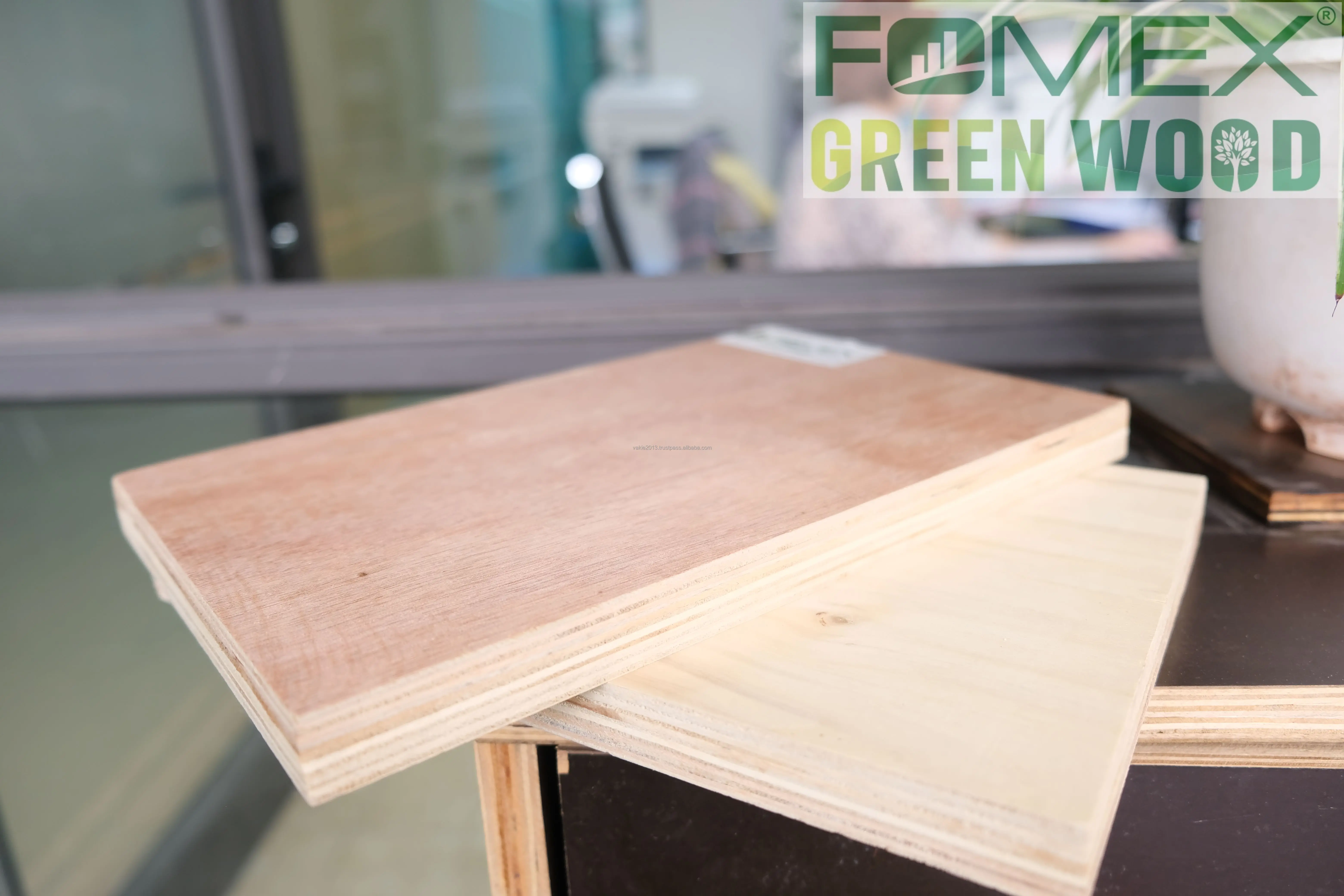 Competitive Price Modern MDF Warehouses Film Faced Melamine 1220*2440mm Pine Birch Hardwood Core Plywoods Packaged High Quality