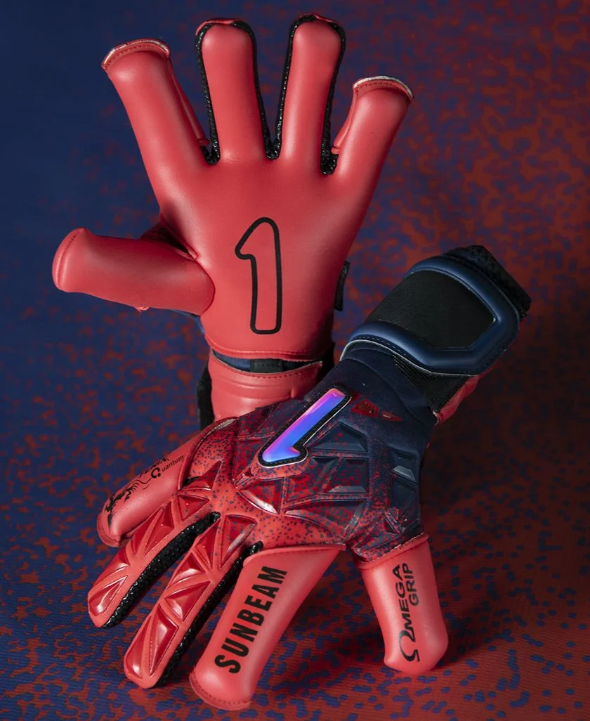 Shine stone Professional Goalkeeper Gloves Finger Protection Thickened Latex Soccer Goalie Gloves Football Goalkeeper Gloves