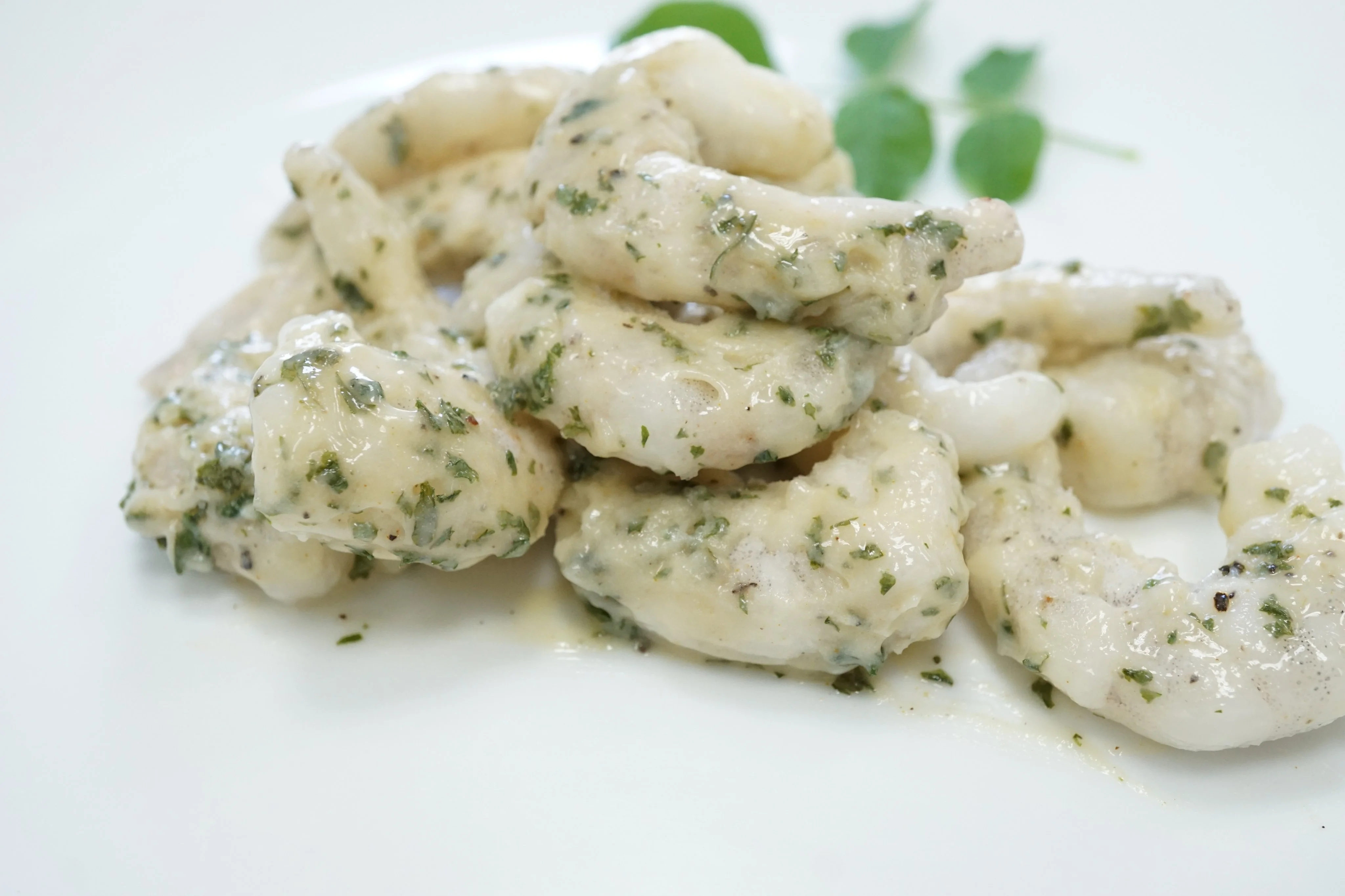 Frozen raw vannamei shrimp with creamy garlic herb sauce processed in Vietnam