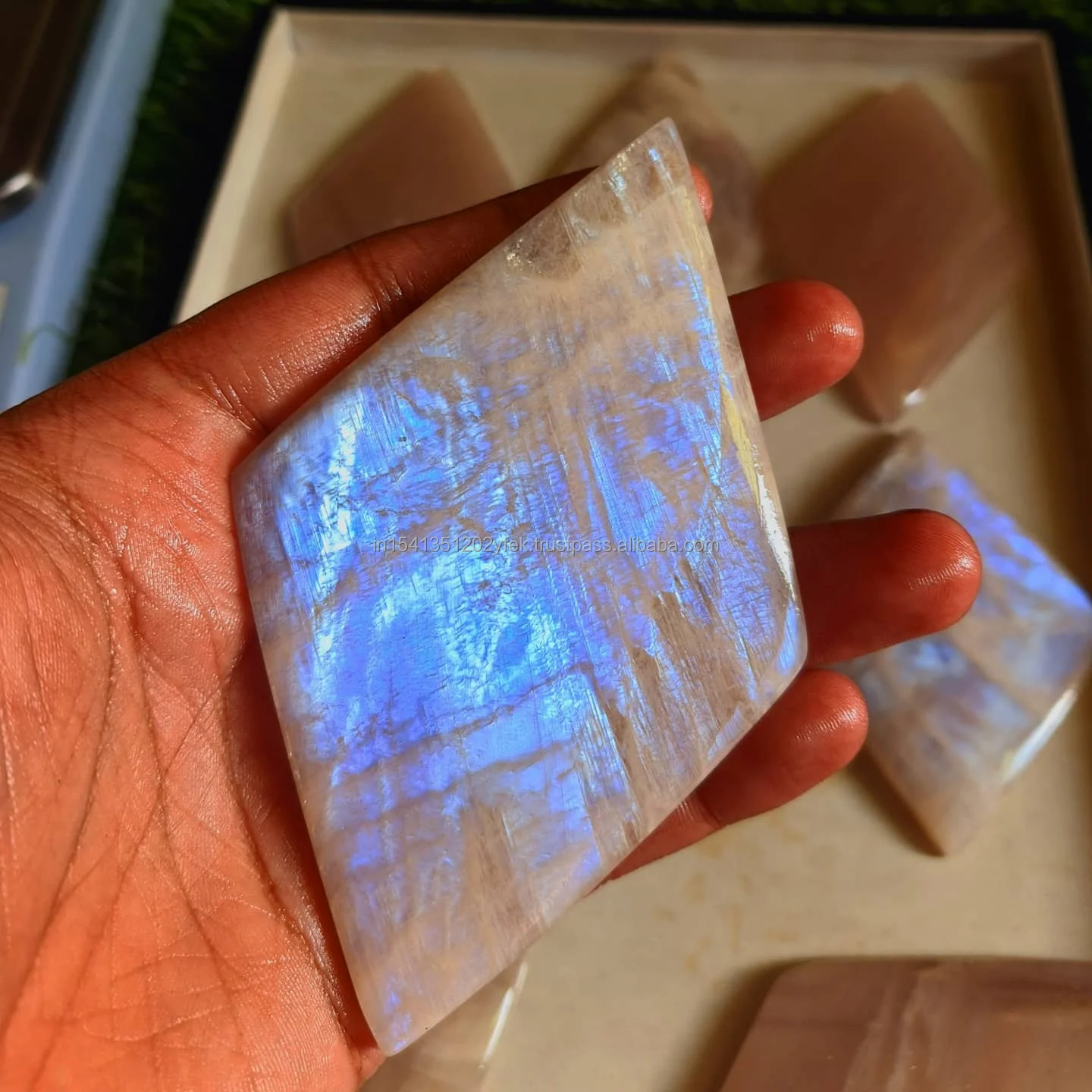 Peach rainbow moonstone diamond shape Natural cabochon stone crystals chakra healing energy for decoration hand polish bulk sale