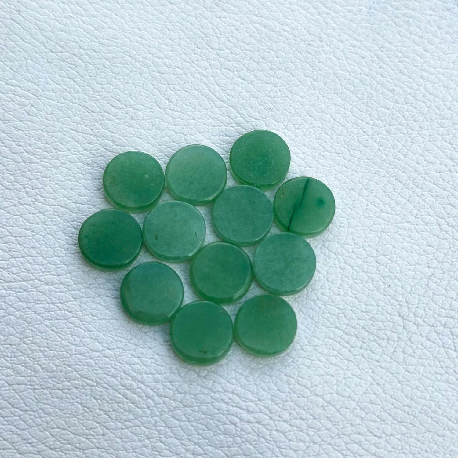 Certified Finest Quality Bulk Selling Natural Green Jade 8mm Flat Back Round Coin Loose Gemstone For Jewelry Making