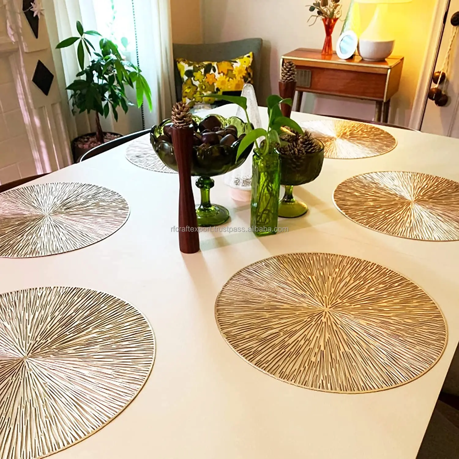 Luxury Plastic Stain Resistant Heat-Resistant Round Table Place mats Hot Vessels for Kitchen Dining Table