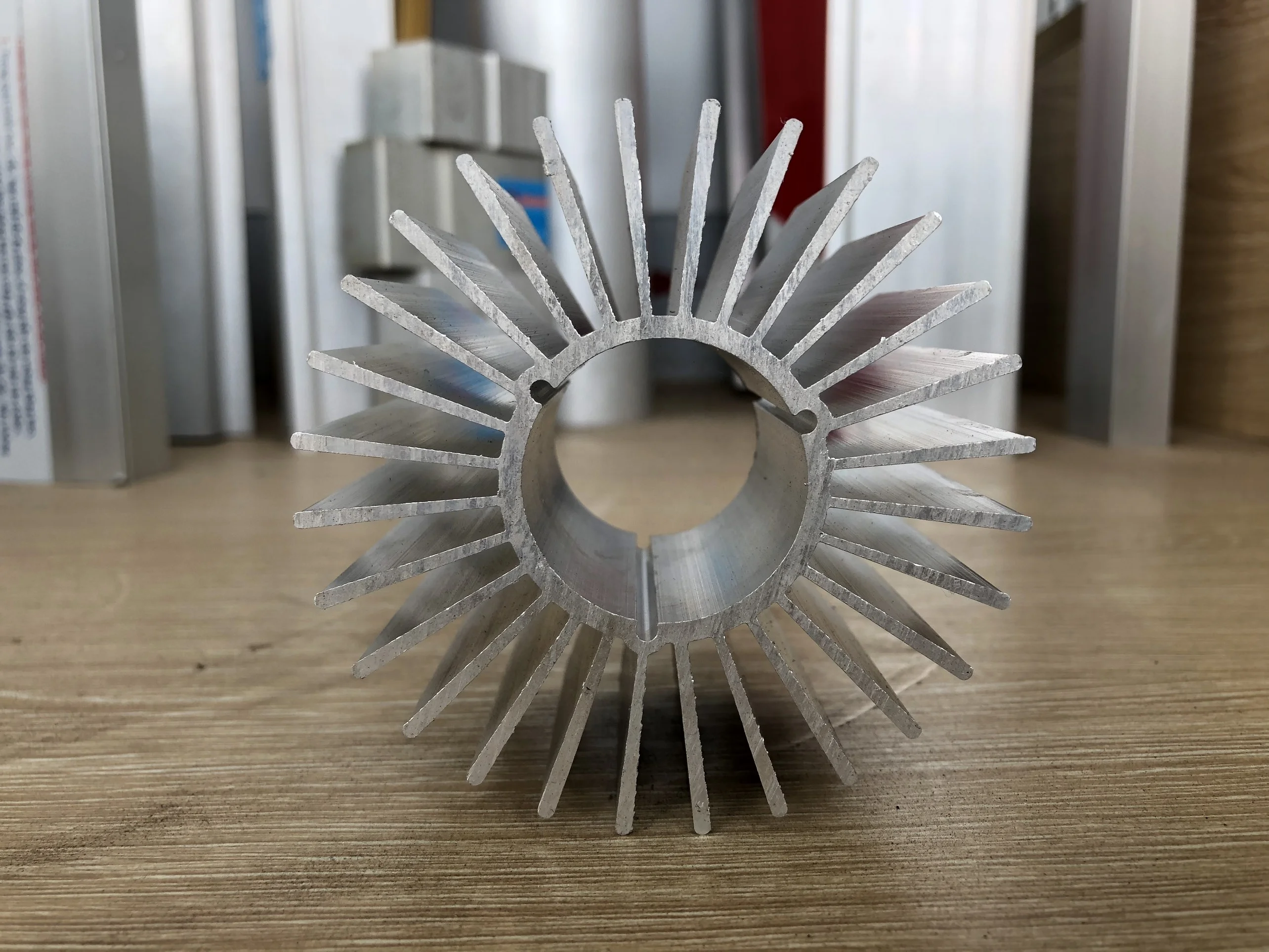  Шалуми индивидуальный круглый радиатор алюминиевый экструзионный профиль