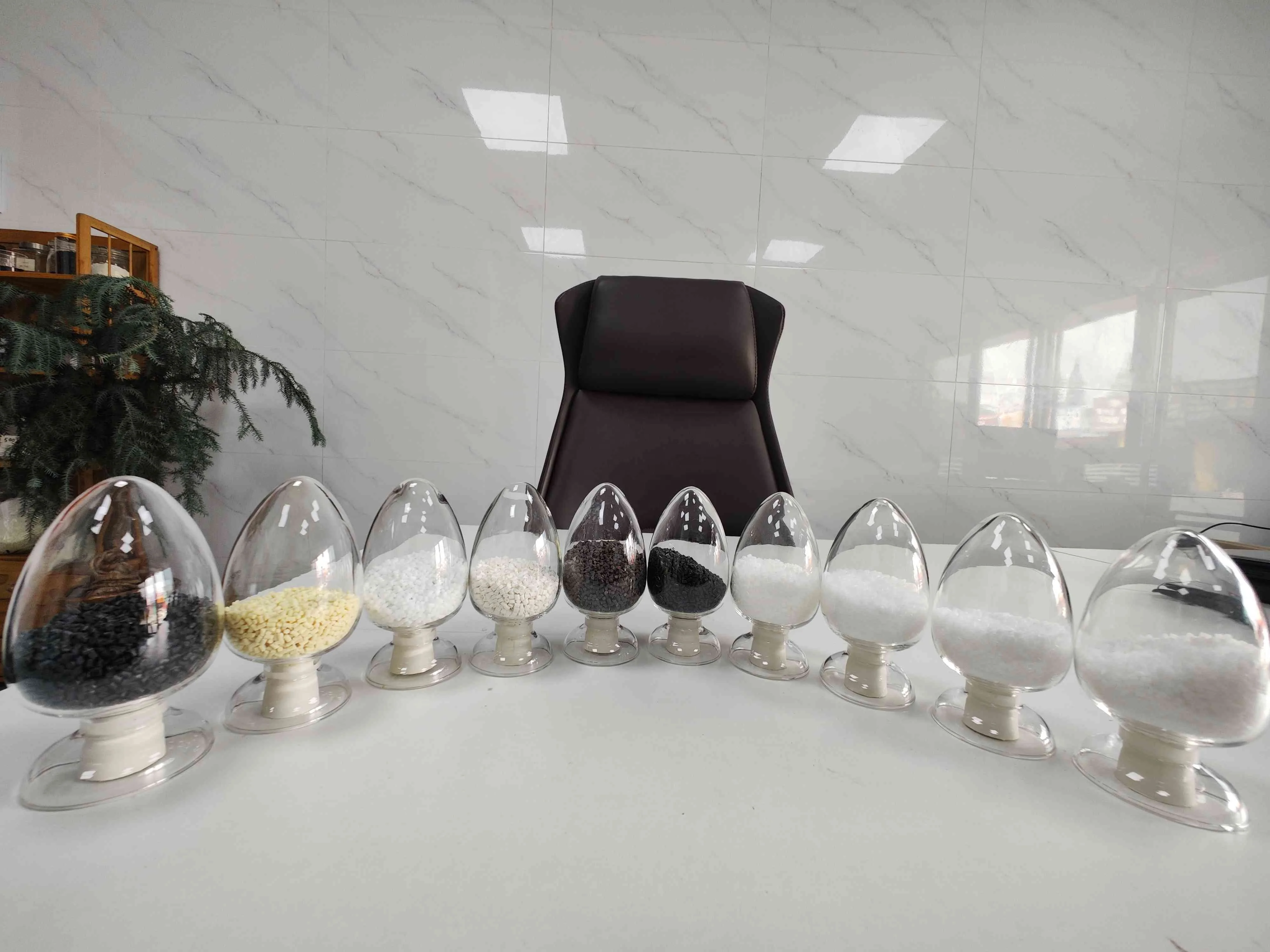 Multi-function Packaging Machines Factory Price Custom Injection Molding Pom Granules Engineering Plastics Material