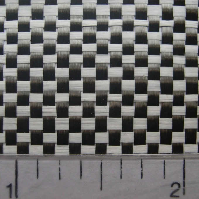 Черная белая ткань волокна углерода