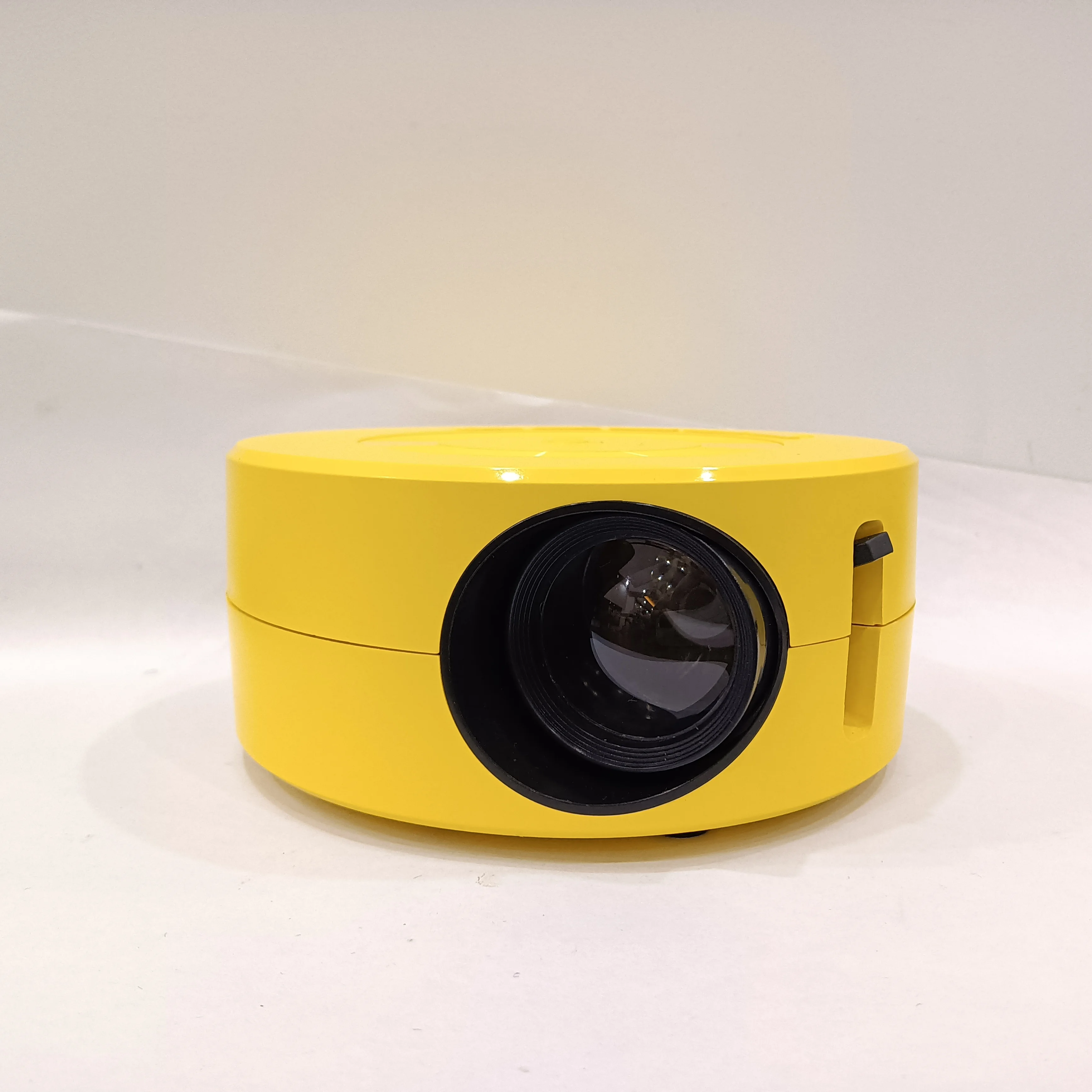 Christmas Halloween LCD Pocketable  Projector LED  Home Cinema  MINI  Brightly Colored Projector