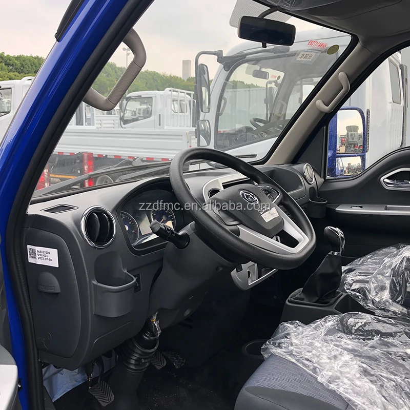 Japan brand mini cargo truck small loading Isuzu lorry truck  good selling city to city distance lorry truck 4X2