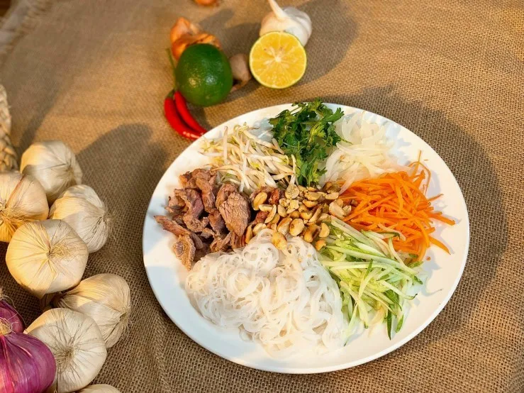 RICE NOODLES - A DELICIOUS DISH TO CHANGE TASTE WITH YOUR FAMILY/ MS. THAO
