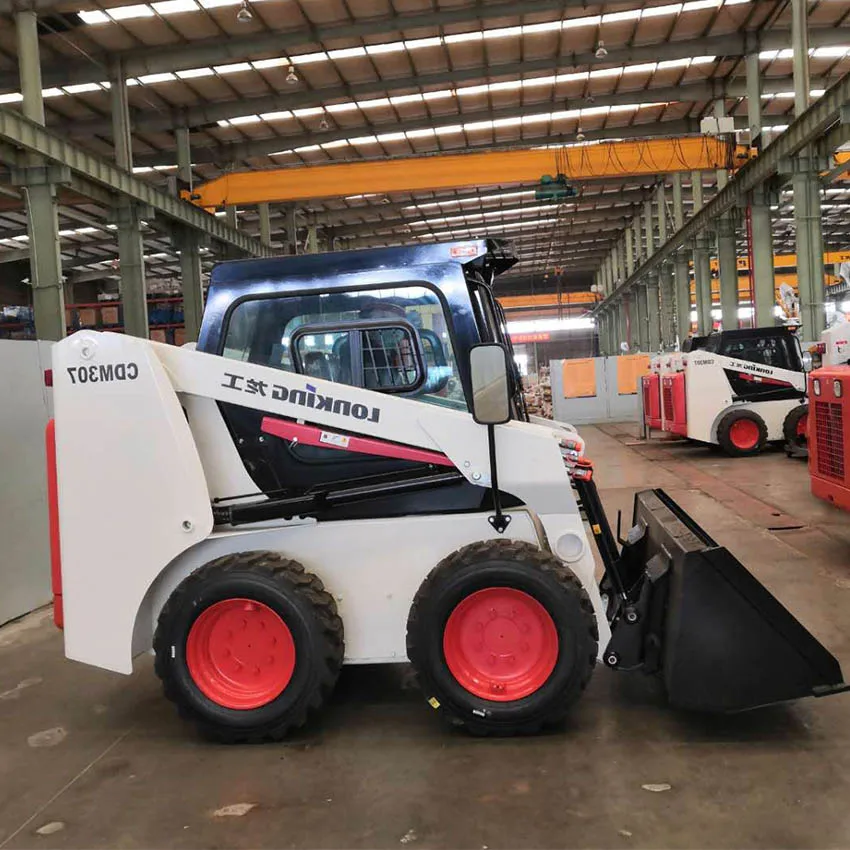 Тяжелое оборудование, компания Machinery Trader, продажа костей с бортовым поворотным поворотом Black Cat