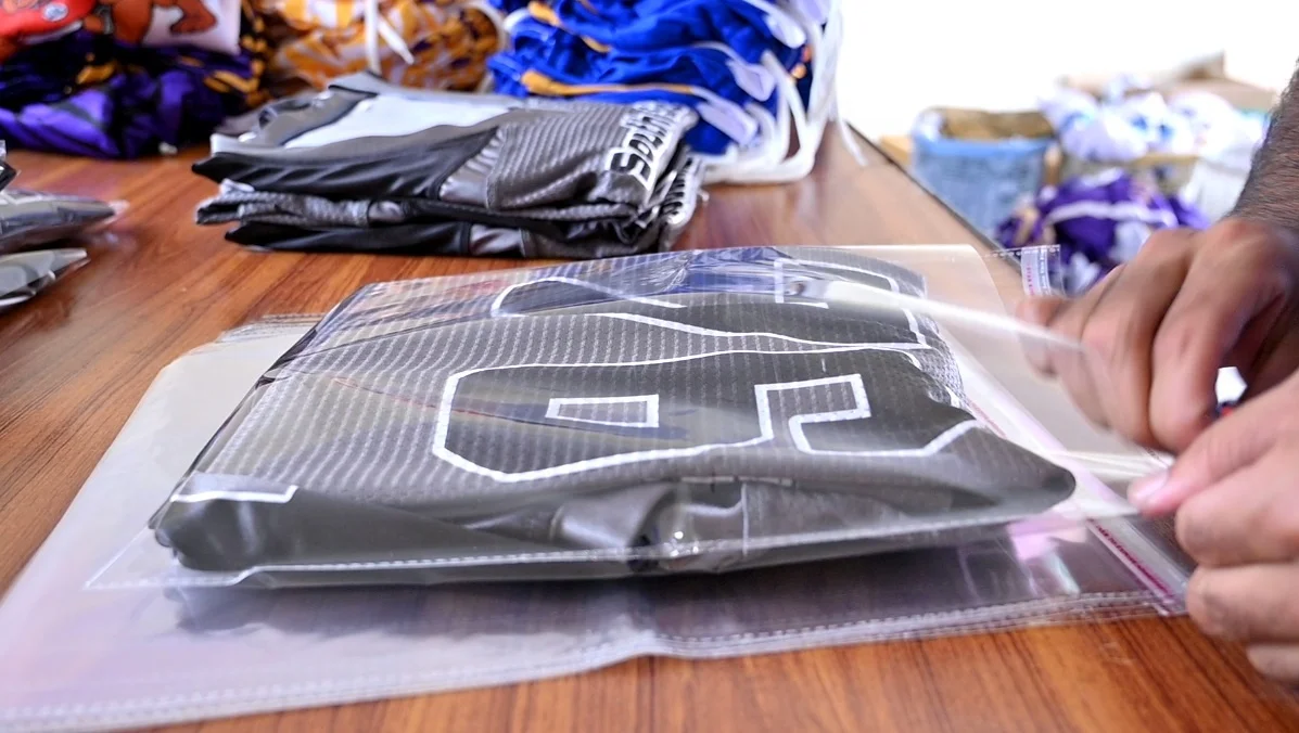 Reversible Mesh Basketball Jersey Uniform Wholesale Blank Team Basketball Uniform Feature Quick Dry Oem Service Style Sets