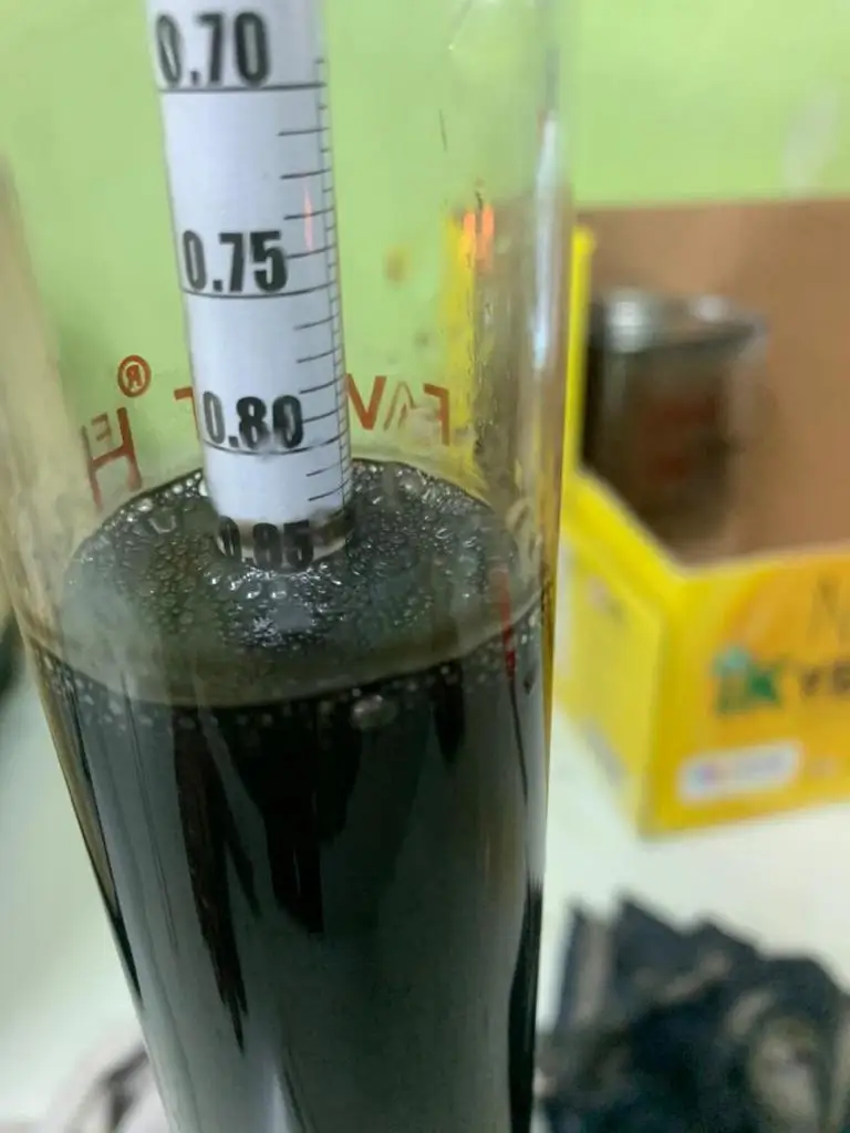 Malaysia Factory Price Black Light Fuel Oil For Sale Base Oil and Lubricants Grease Type Stickiness Improver