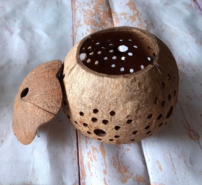 New design Natural coconut shell lamp candle holders / coconut tealight holder Made in Vietnam