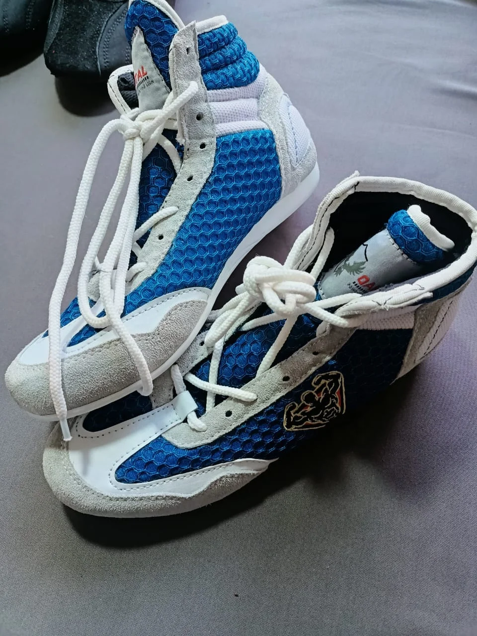 New Design Hot Sale Wholesale Original Suede Leather Breathable and Comfortable Rubber Soul Long Tale Professional Boxing Shoes